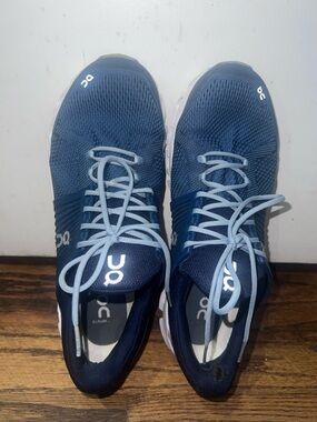 On Cloud Men's Helion Athletic Running Shoes in Navy with Light Blue Laces